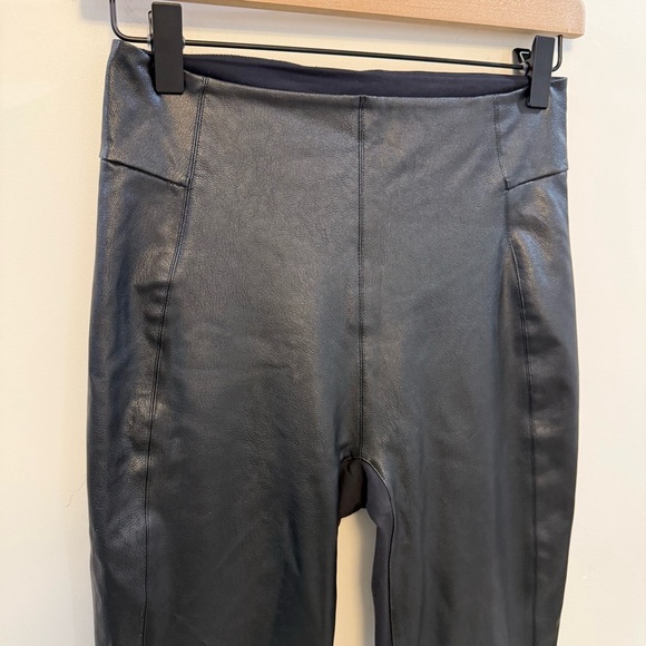 HONEYLOVE black faux just like leather legging - Picture 6 of 9